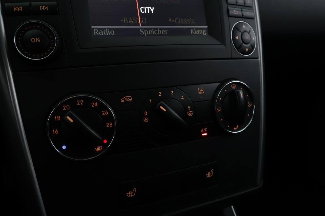 MERCEDES-BENZ A 2010