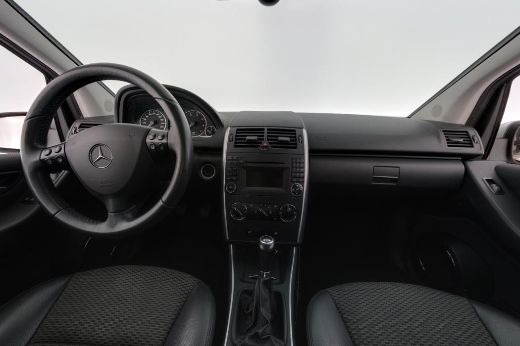 MERCEDES-BENZ A 2010