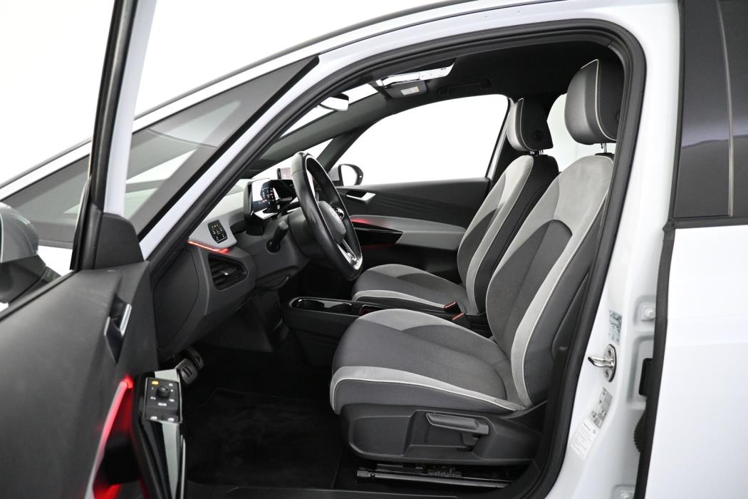 VOLVO XC40 2024