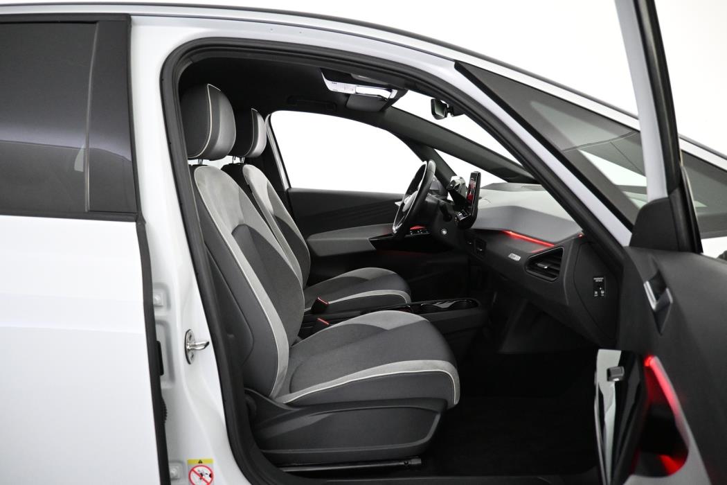 VOLVO XC40 2024