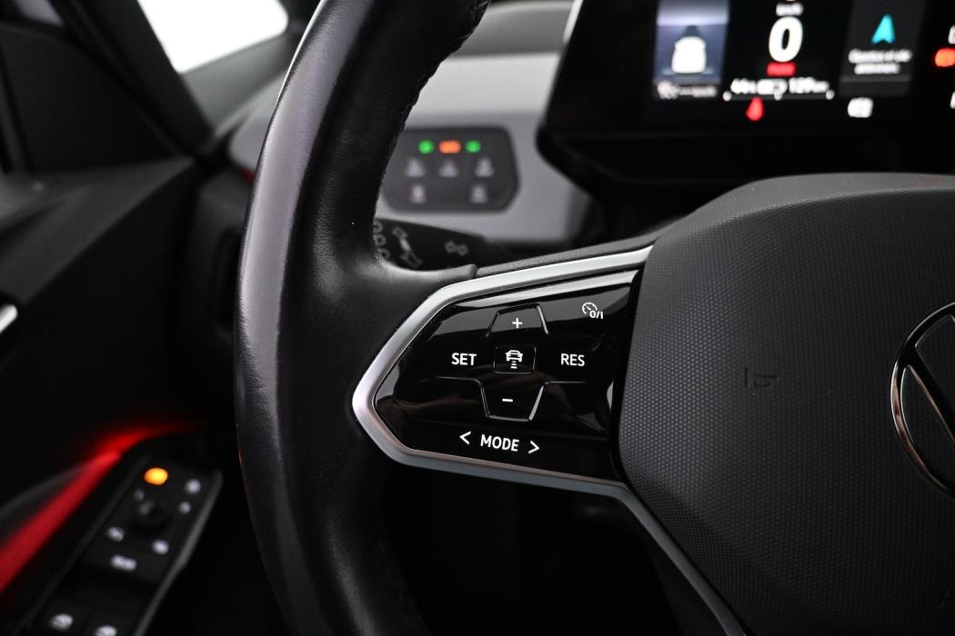 VOLVO XC40 2024