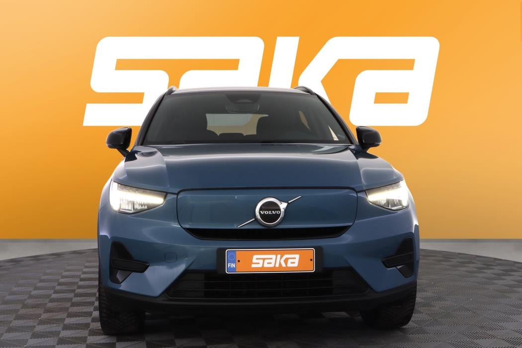 VOLVO XC40 2024