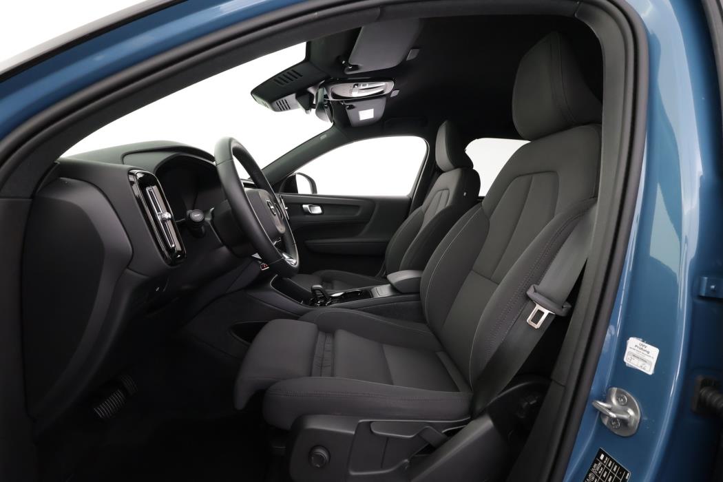 VOLVO XC40 2024