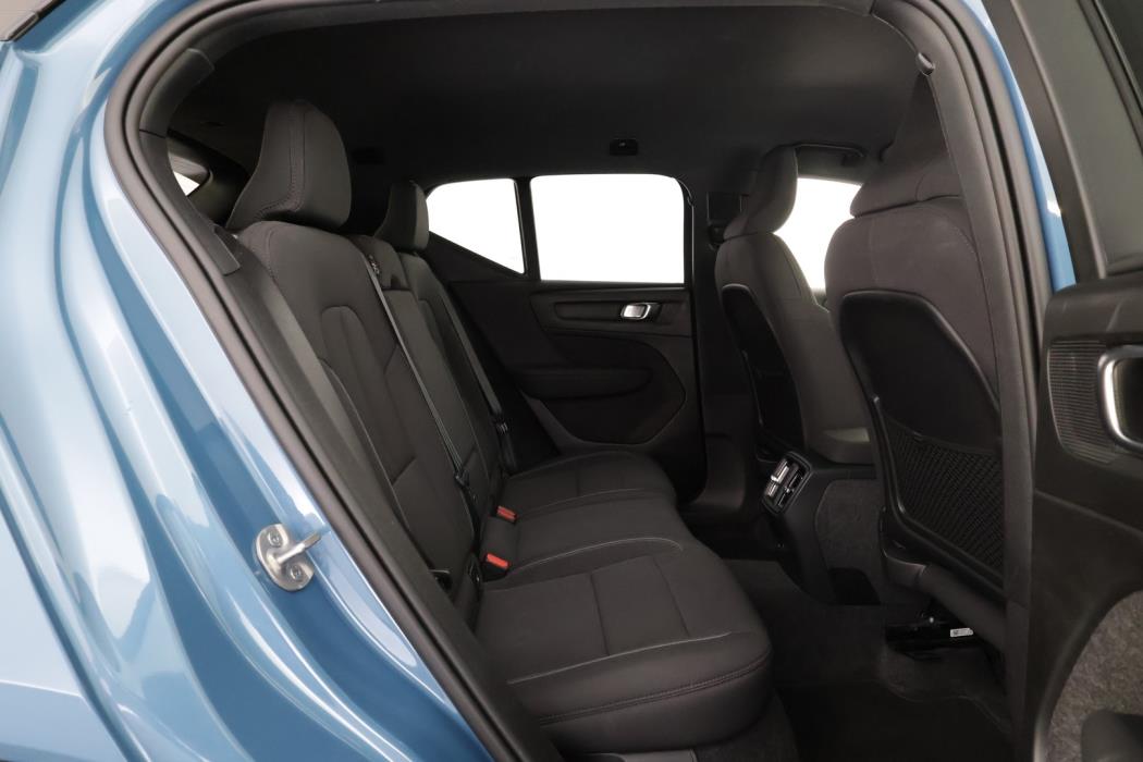 VOLVO XC40 2024