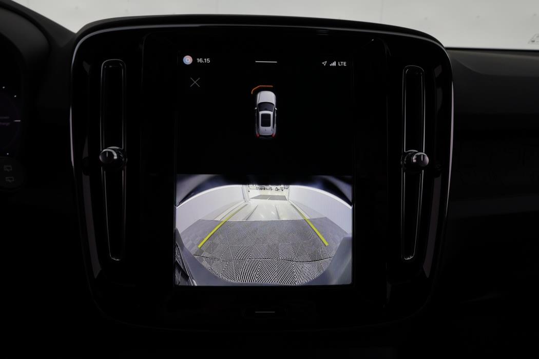 VOLVO XC40 2024