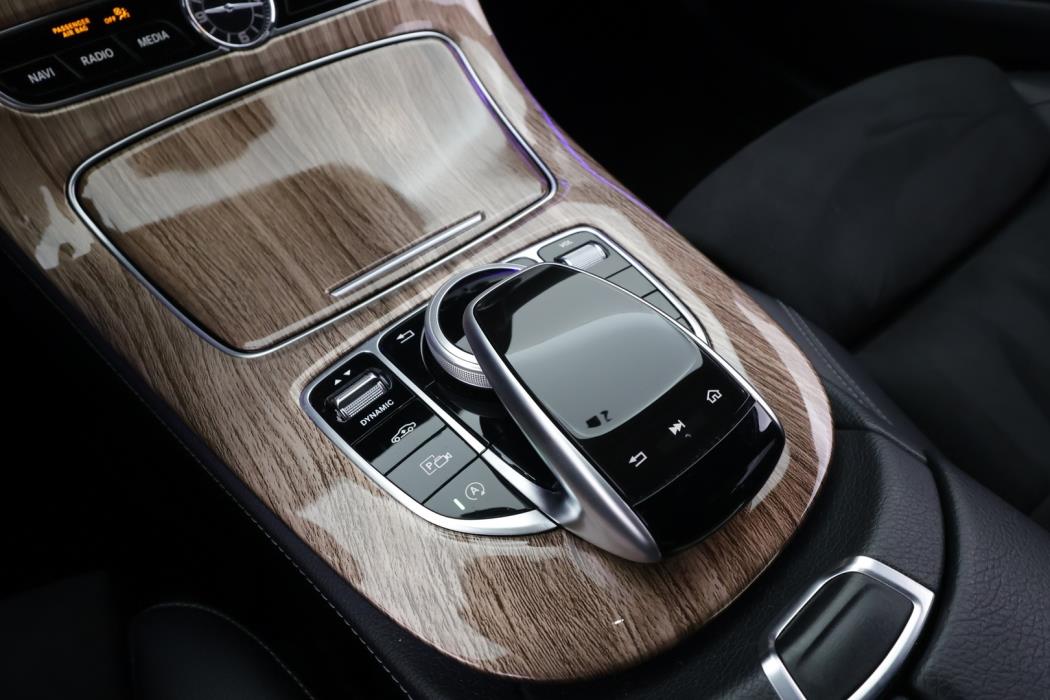 MERCEDES-BENZ E 2019