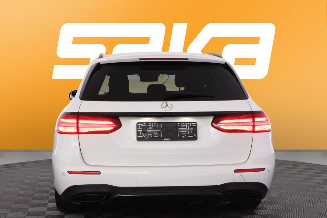 MERCEDES-BENZ E 2019