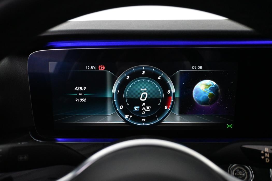 MERCEDES-BENZ E 2019