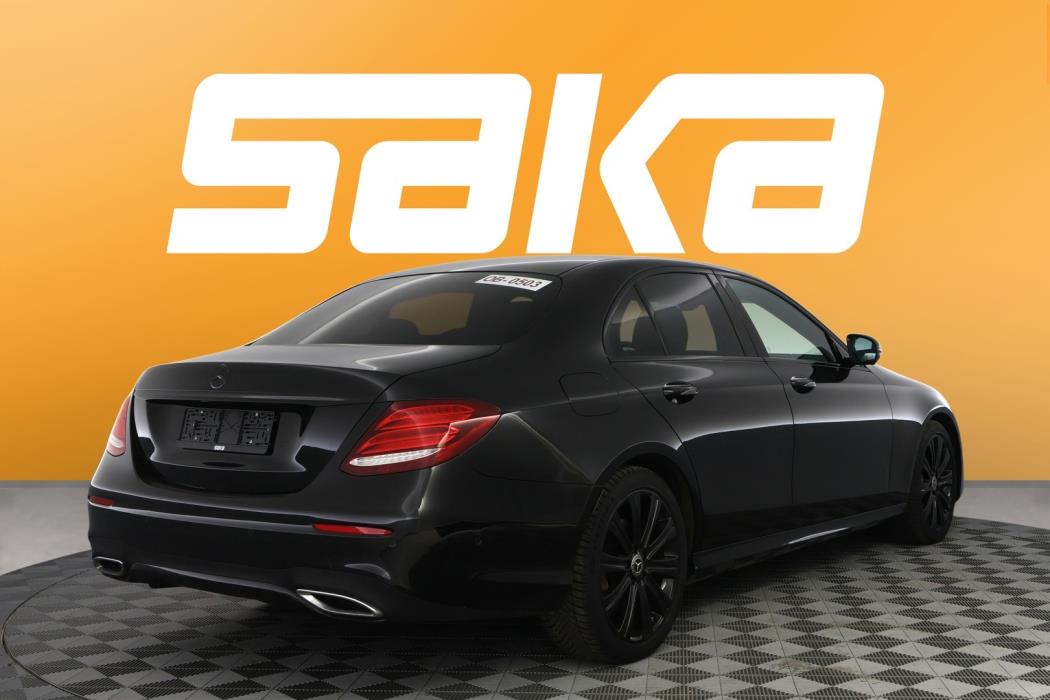 MERCEDES-BENZ E 2019