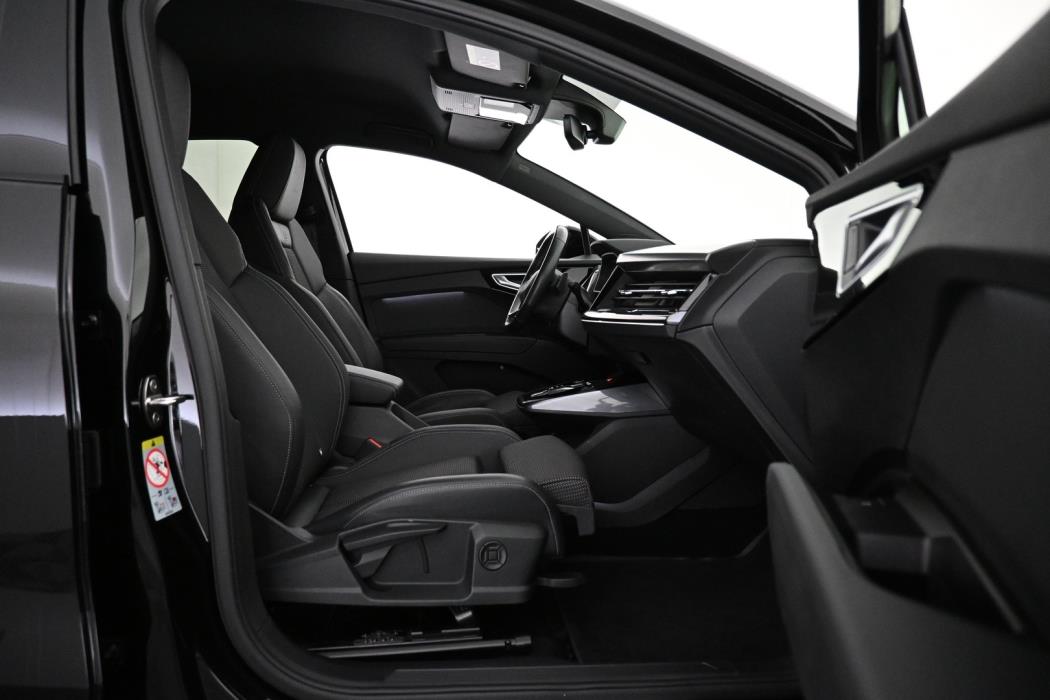AUDI Q4 e-tron 2024
