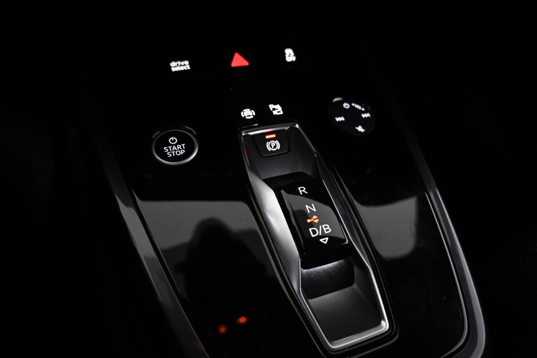 AUDI Q4 e-tron 2024