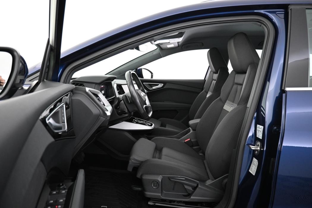 AUDI Q4 e-tron 2024