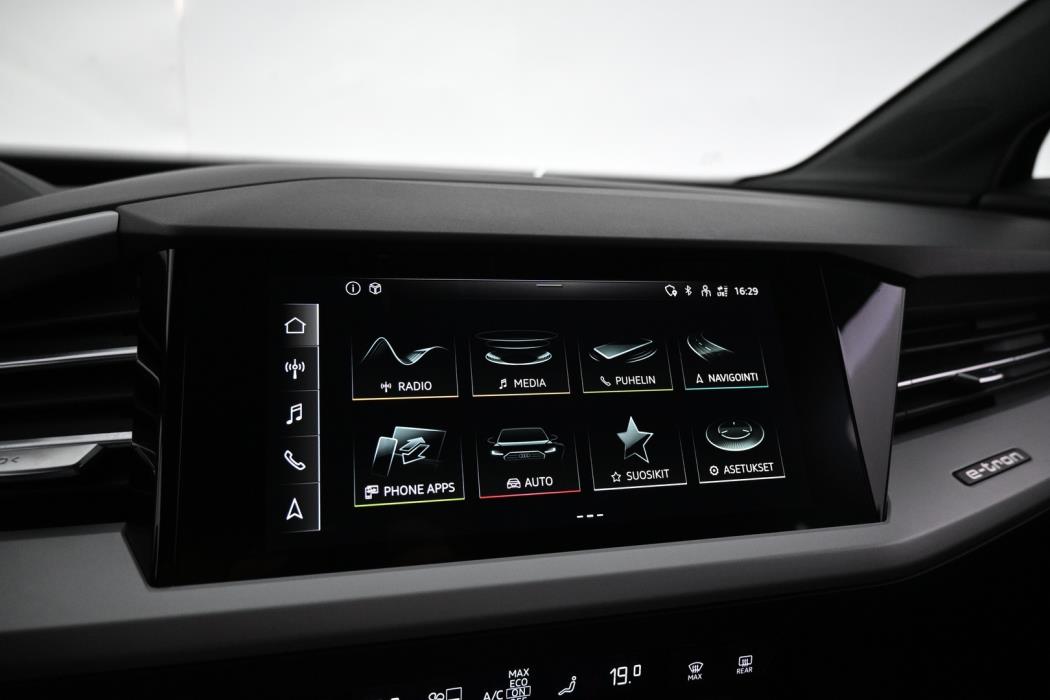 AUDI Q4 e-tron 2024