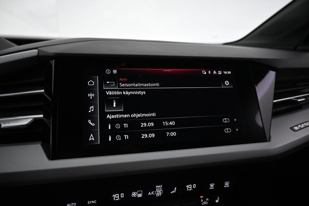 AUDI Q4 e-tron 2024