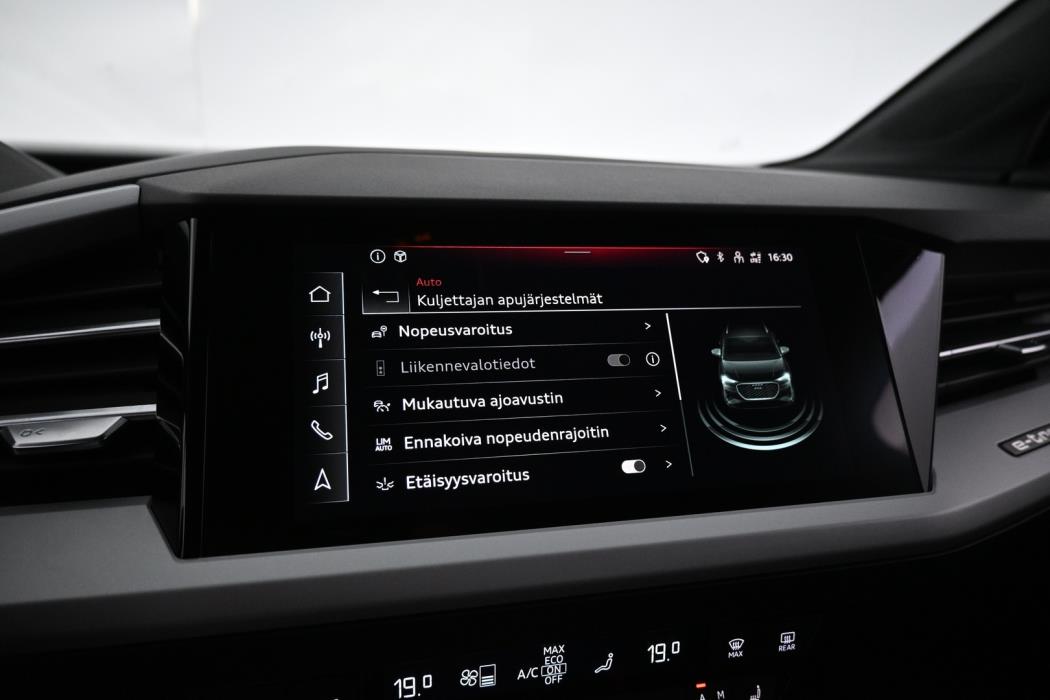 AUDI Q4 e-tron 2024