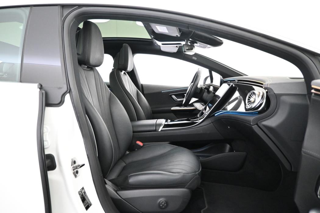 MERCEDES-BENZ EQE 2023