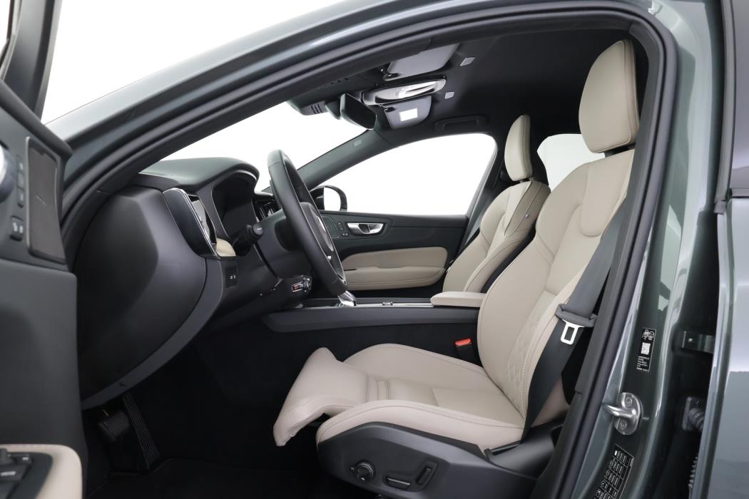 VOLVO XC60 2026