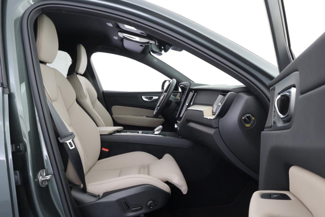 VOLVO XC60 2026