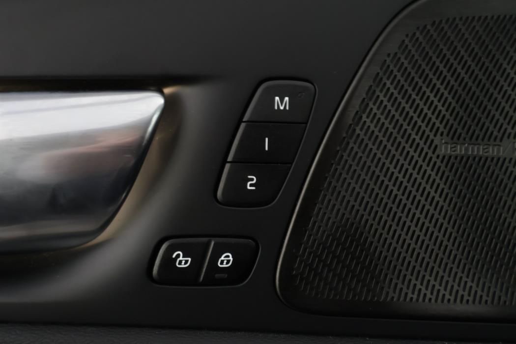 VOLVO XC60 2026