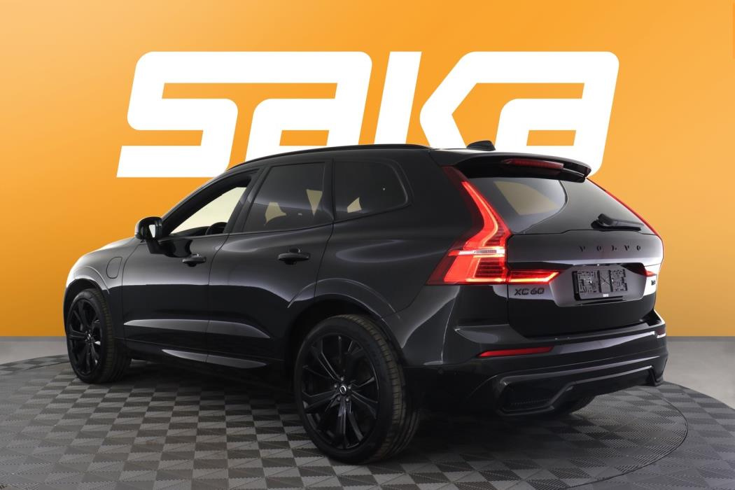 VOLVO XC60 2025