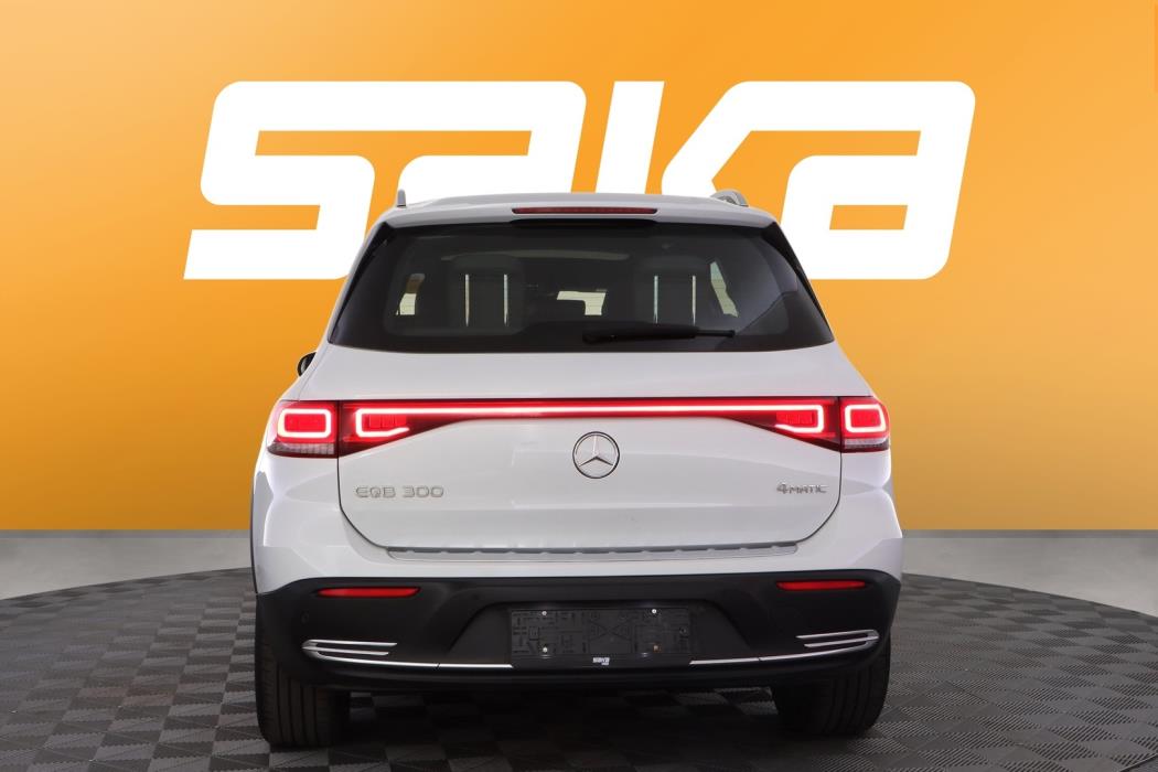 MERCEDES-BENZ EQB 2023