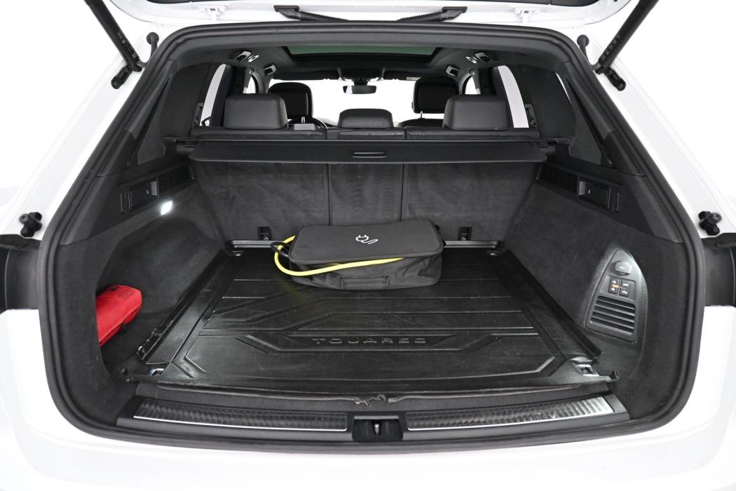 VOLKSWAGEN Touareg 2021