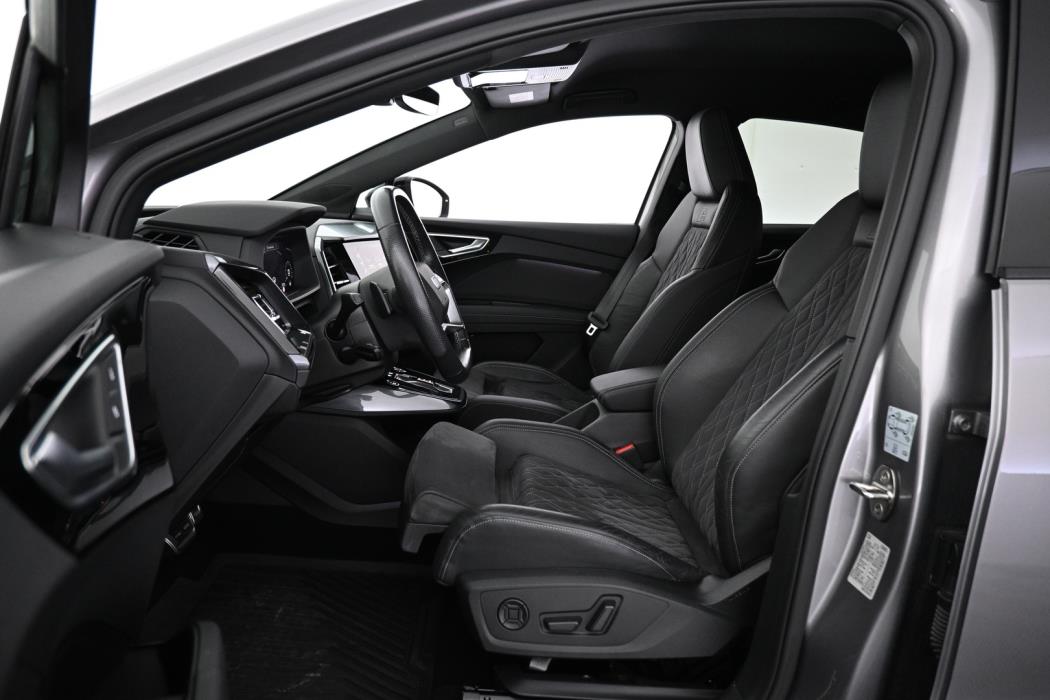 AUDI Q4 e-tron 2022