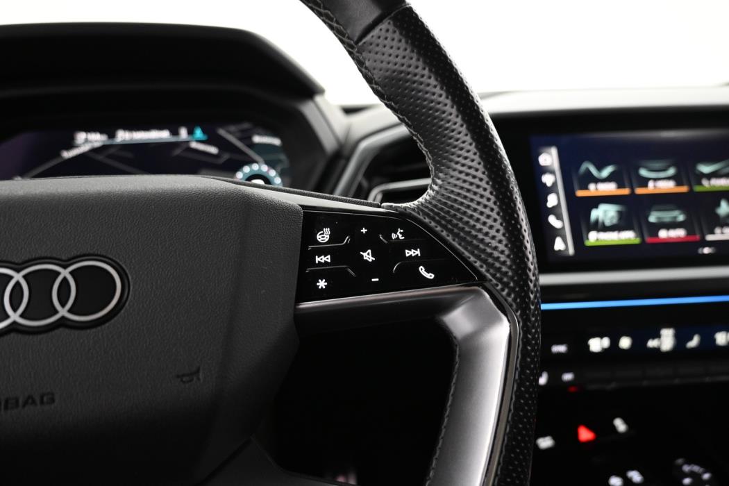 AUDI Q4 e-tron 2022