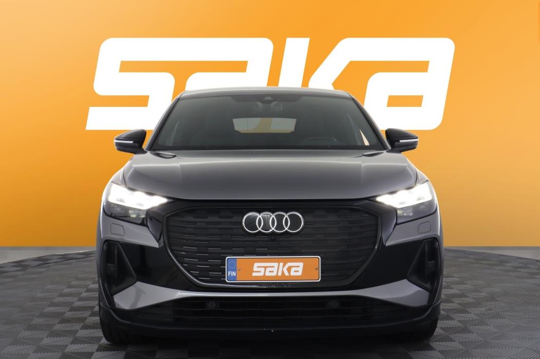 AUDI Q4 e-tron 2022