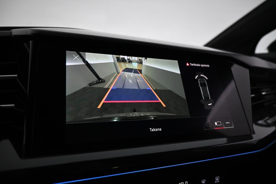 AUDI Q4 e-tron 2022