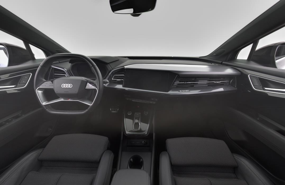 AUDI Q4 e-tron 2022