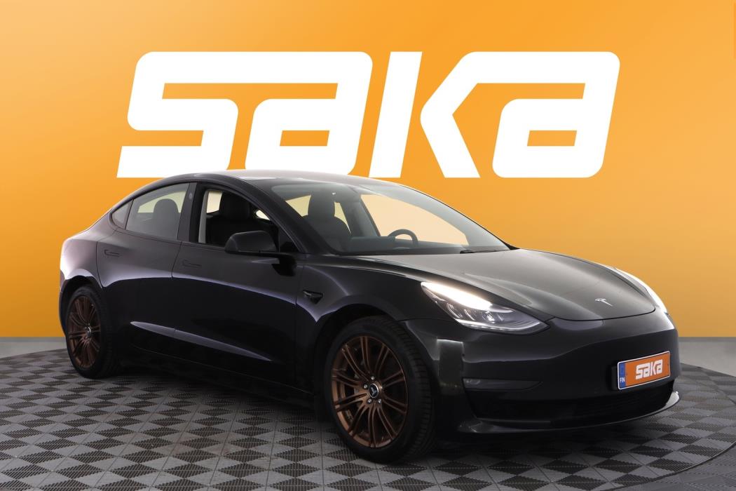 TESLA Model 3 2021