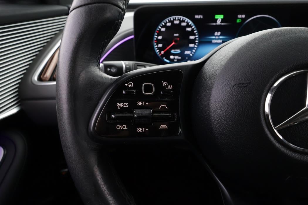 MERCEDES-BENZ EQC 2021