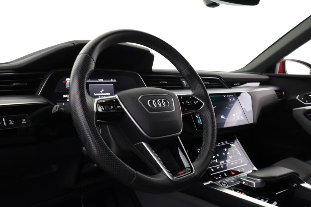 AUDI e-tron 2022