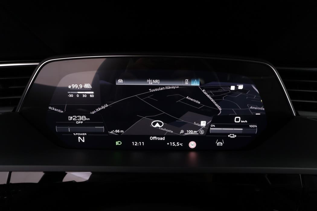 AUDI e-tron 2022