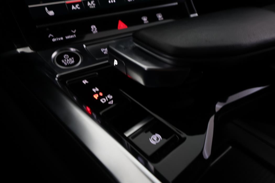 AUDI e-tron 2022