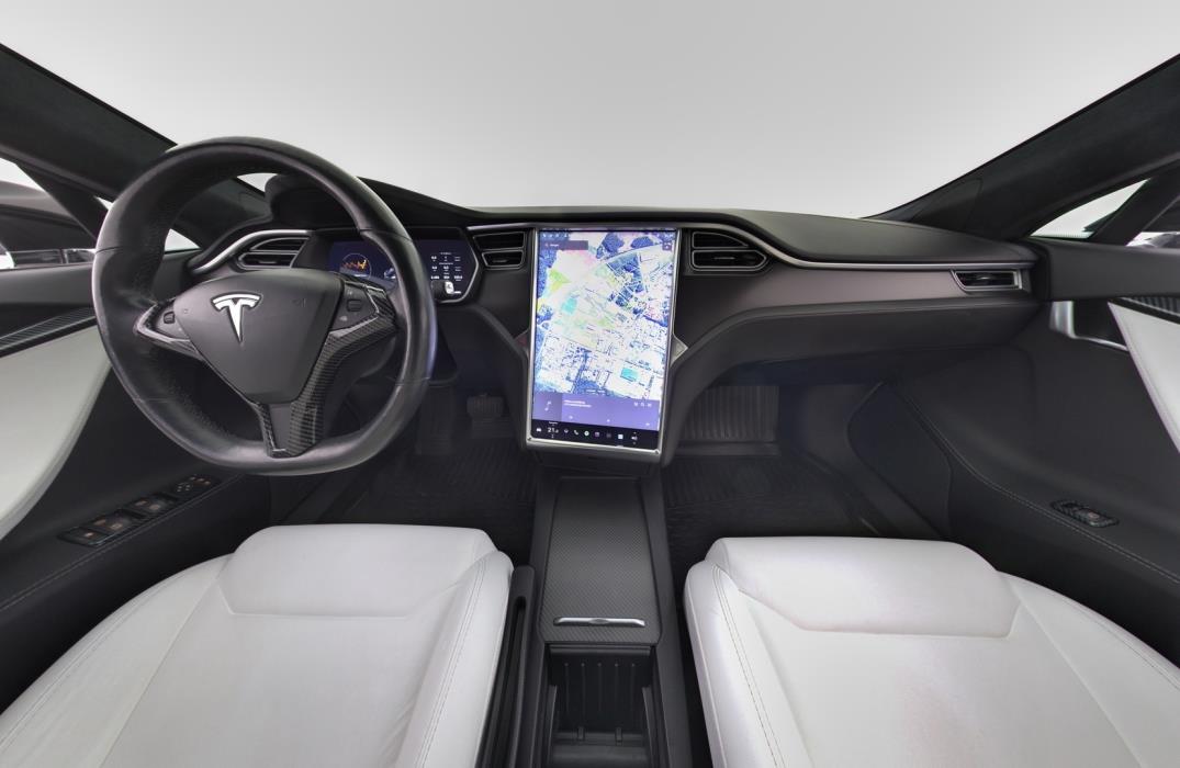 TESLA Model S 2018