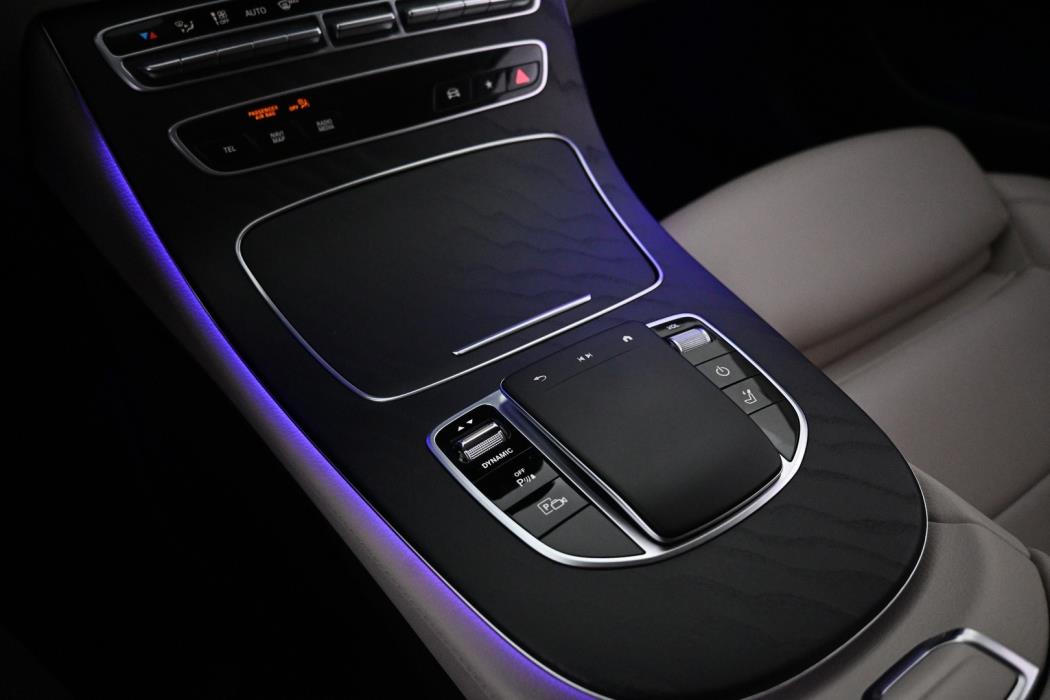 MERCEDES-BENZ E 2021