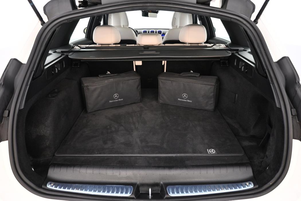 MERCEDES-BENZ C 2023