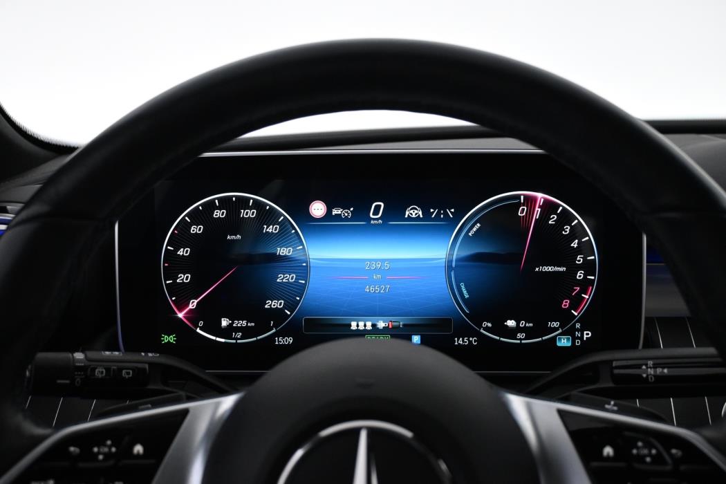 MERCEDES-BENZ C 2023