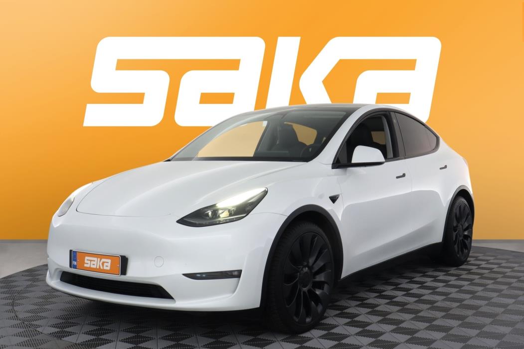 TESLA Model Y 2024