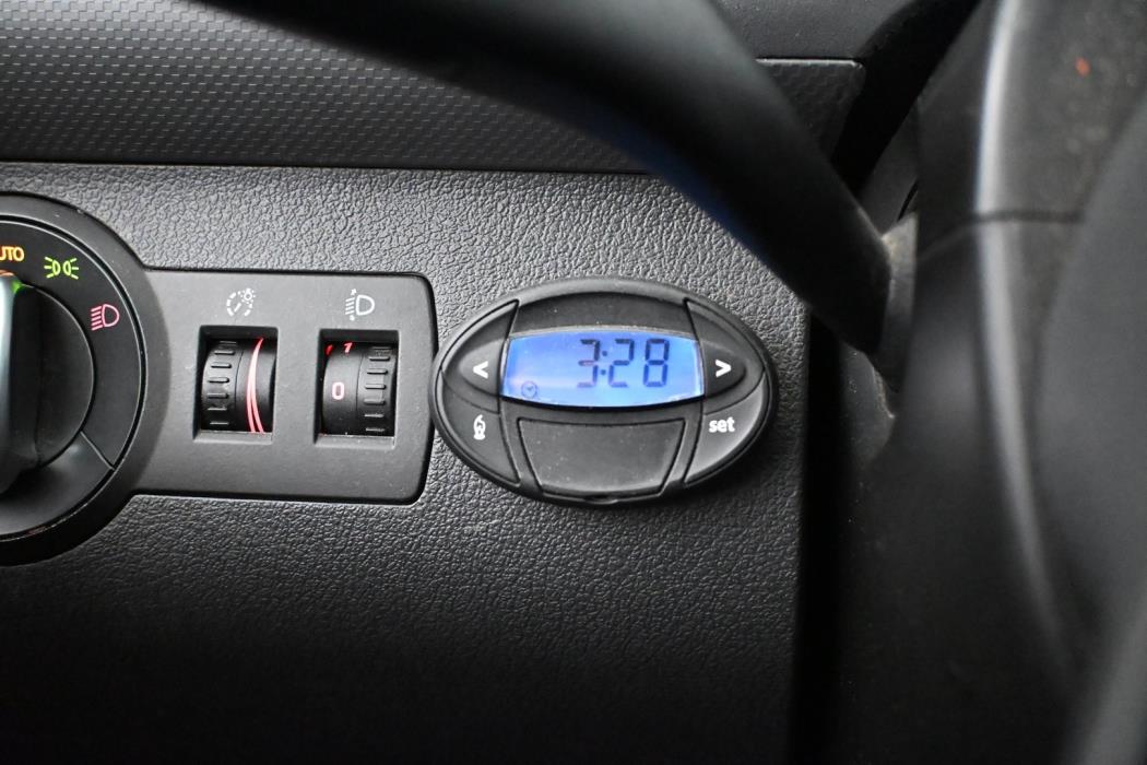 VOLKSWAGEN Caddy 2011