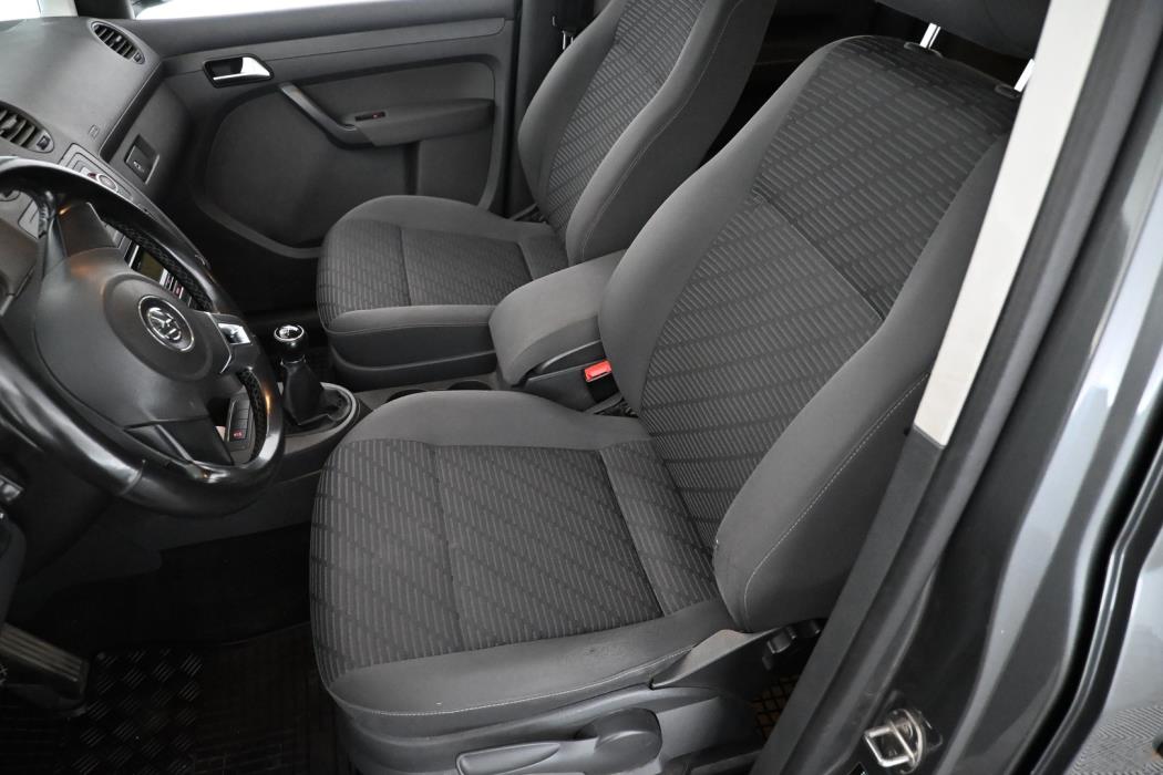 VOLKSWAGEN Caddy 2011