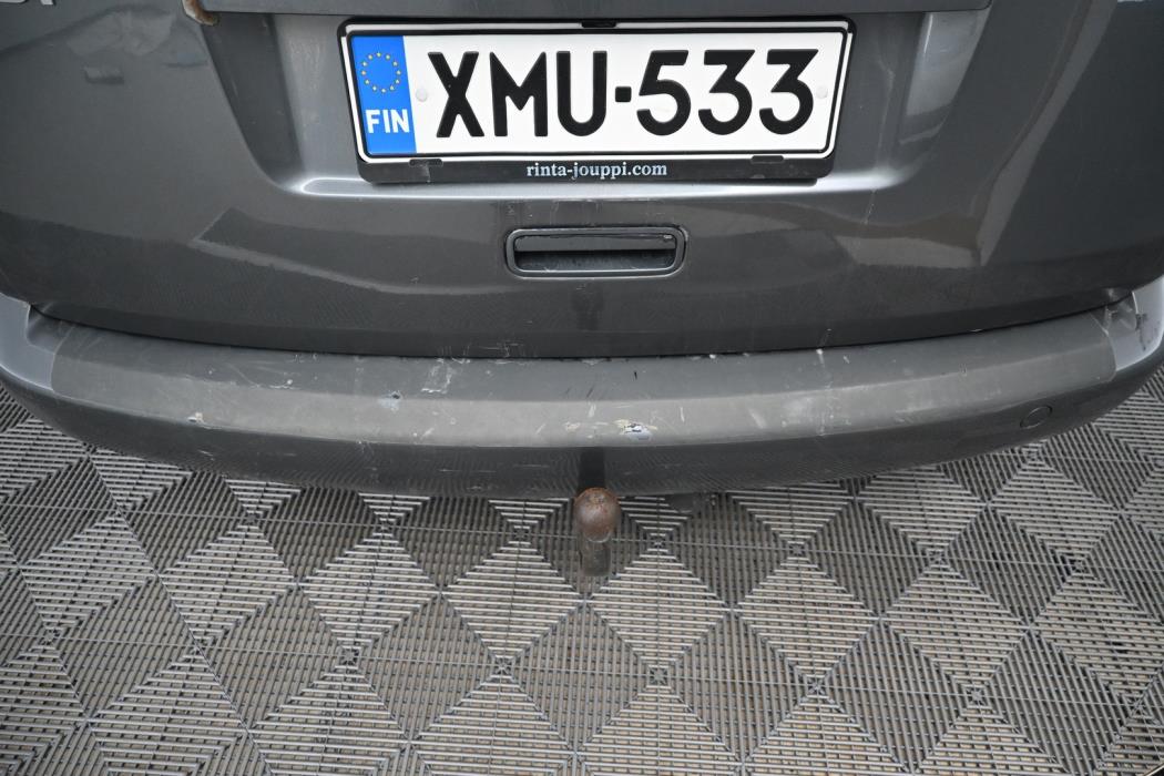 VOLKSWAGEN Caddy 2011