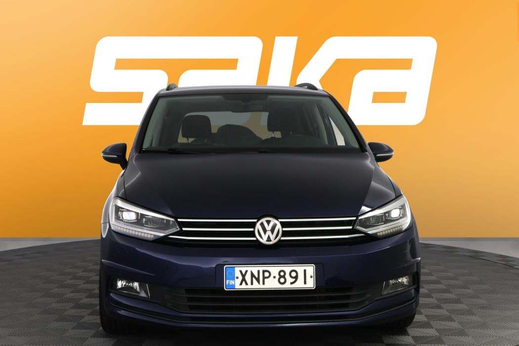 VOLKSWAGEN Touran 2016