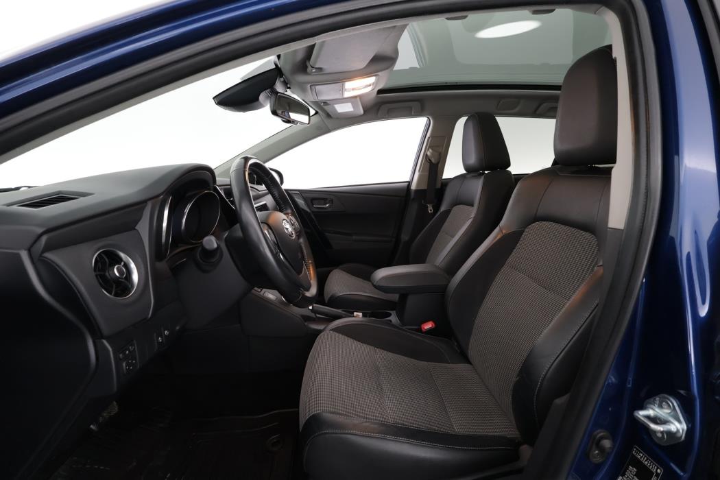 TOYOTA Auris 2016