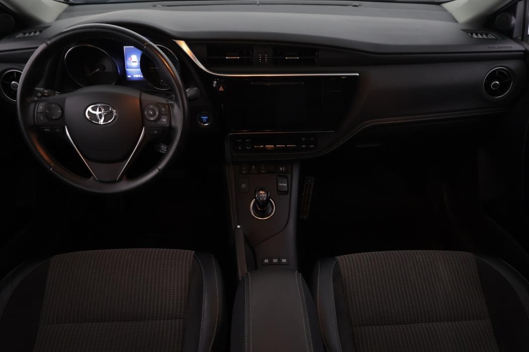 TOYOTA Auris 2016