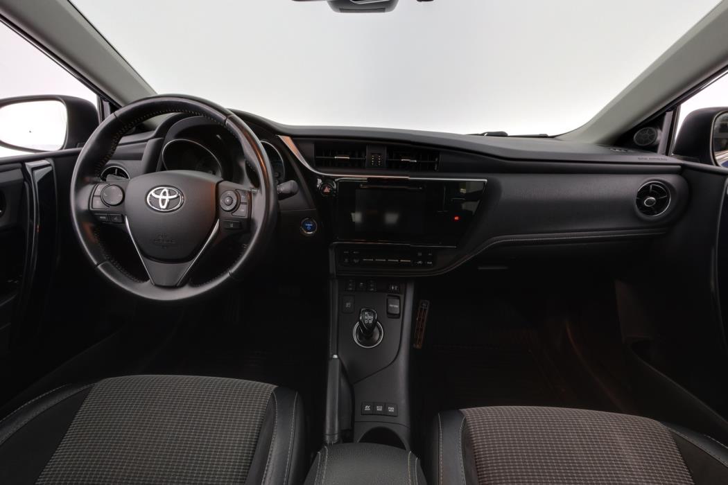 TOYOTA Auris 2016