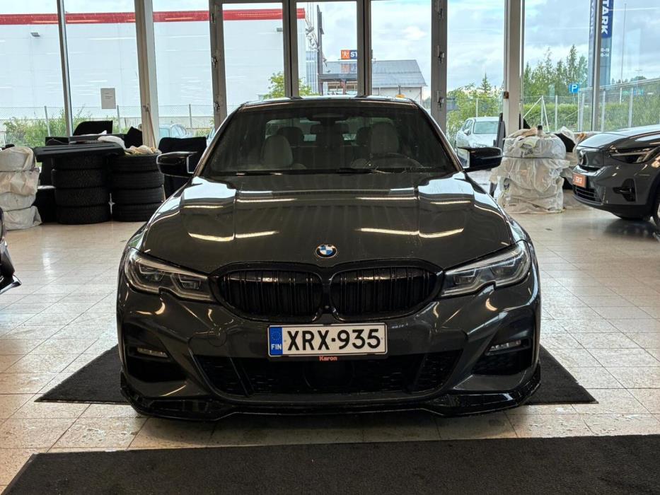 BMW 330 2020