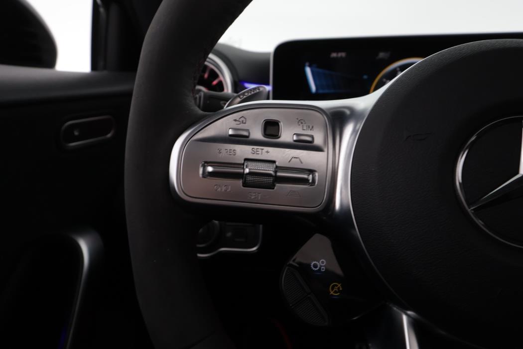 MERCEDES-BENZ A 35 AMG 2019
